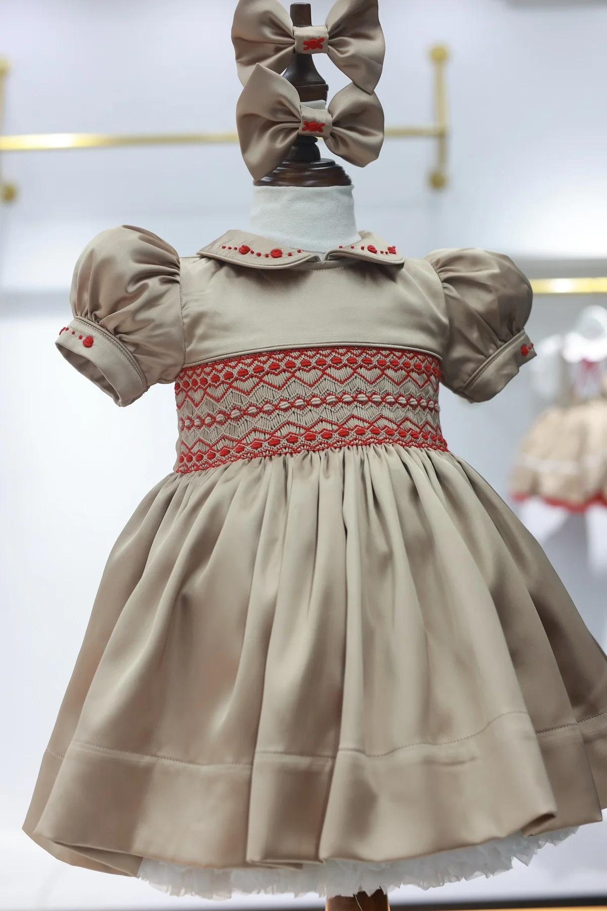 0-12Y Baby Girl Summer Handmade Embroidery Smokced Khaki Dress for Party Birthday Holiday Eid Christmas Casual A242