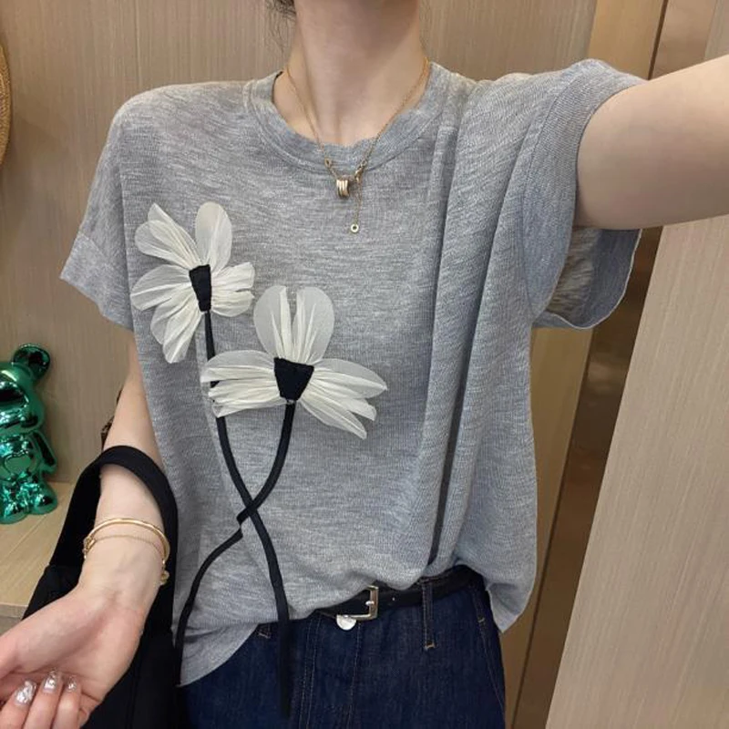 2025 Summer New Short-sleeved T-shirt Women's Slim-fit Slimming Half-sleeved T-shirt Women's Ice Silk Flower T-shirt Women