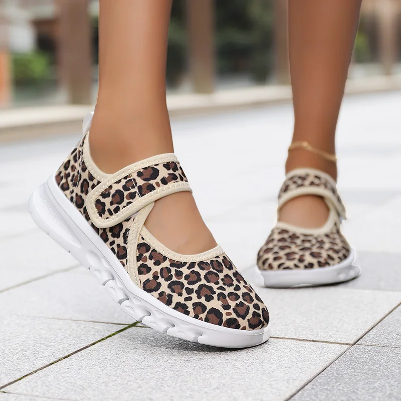 Summer Fashion Women Flat Shoes Lightweight Breathable Mesh Walking Shoes Soft Sole Ladies Casual Sneakers Zapatos Mujer