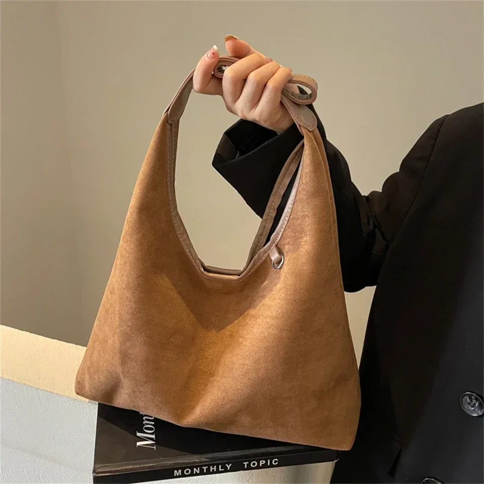 

Autumn and Winter Vintage Women's Shoulder Bag Large Capacity Shoulder Bag Solid Color Simple Casual Commuter Bag Retro Handbags