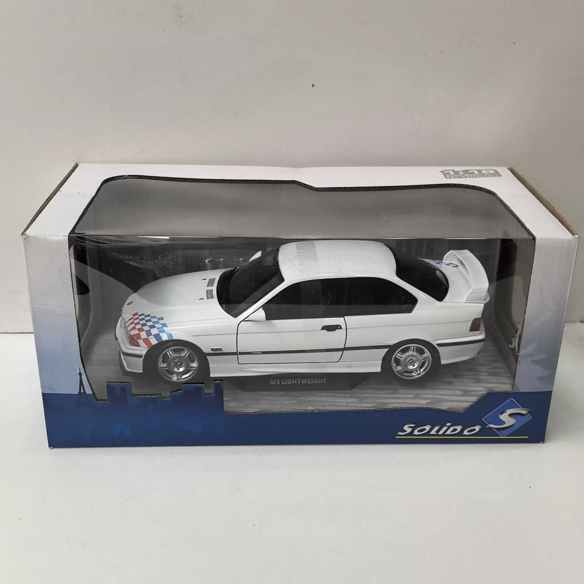 modellino-auto-in-lega-solido-1-18-e36-m3-42-con-coda-rotta