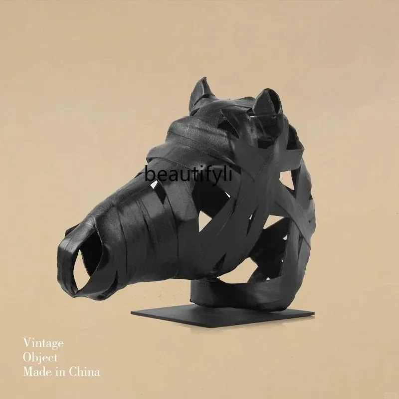 TTT Modern creative abstract cast iron sculpture horse head ornament model room sales office hotel living room soft decoration