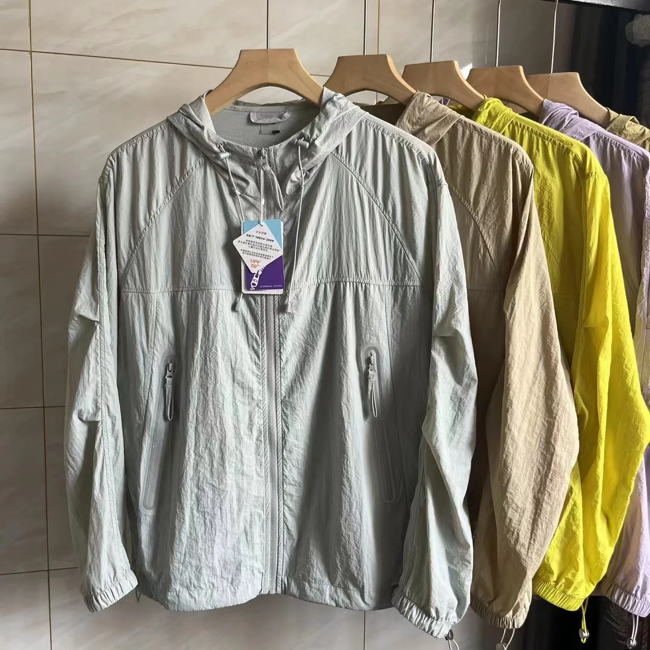 

Мужская уличная куртка с защитой от солнца UPF50, водонепроницаемая, молодежная, модная, приталенная, с длинными рукавами, на молнии