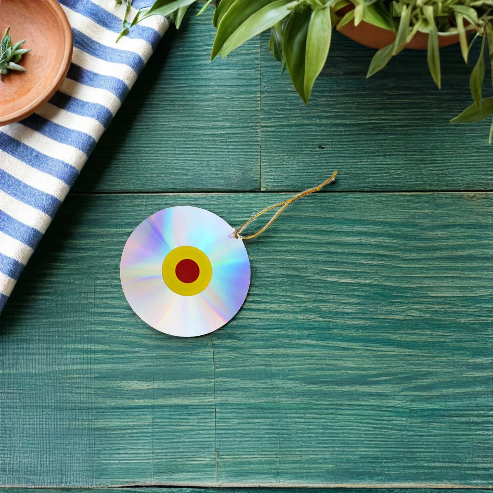 

4Pcs Reflective Bird Scare Discs Repellent Disks Control Garden Decor Outdoor Clearance Double Sided Shiny Deterrent