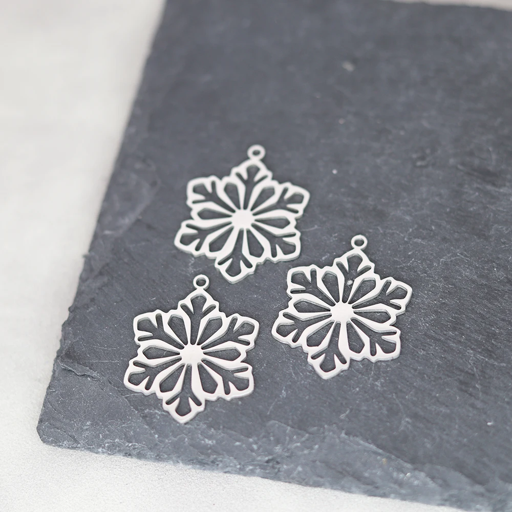 3pcs/Lot Stainless Steel Hollow Snowflake Shaped Accessories Findings For Fashion Jewelry Making DIY Handmade Craft Gift