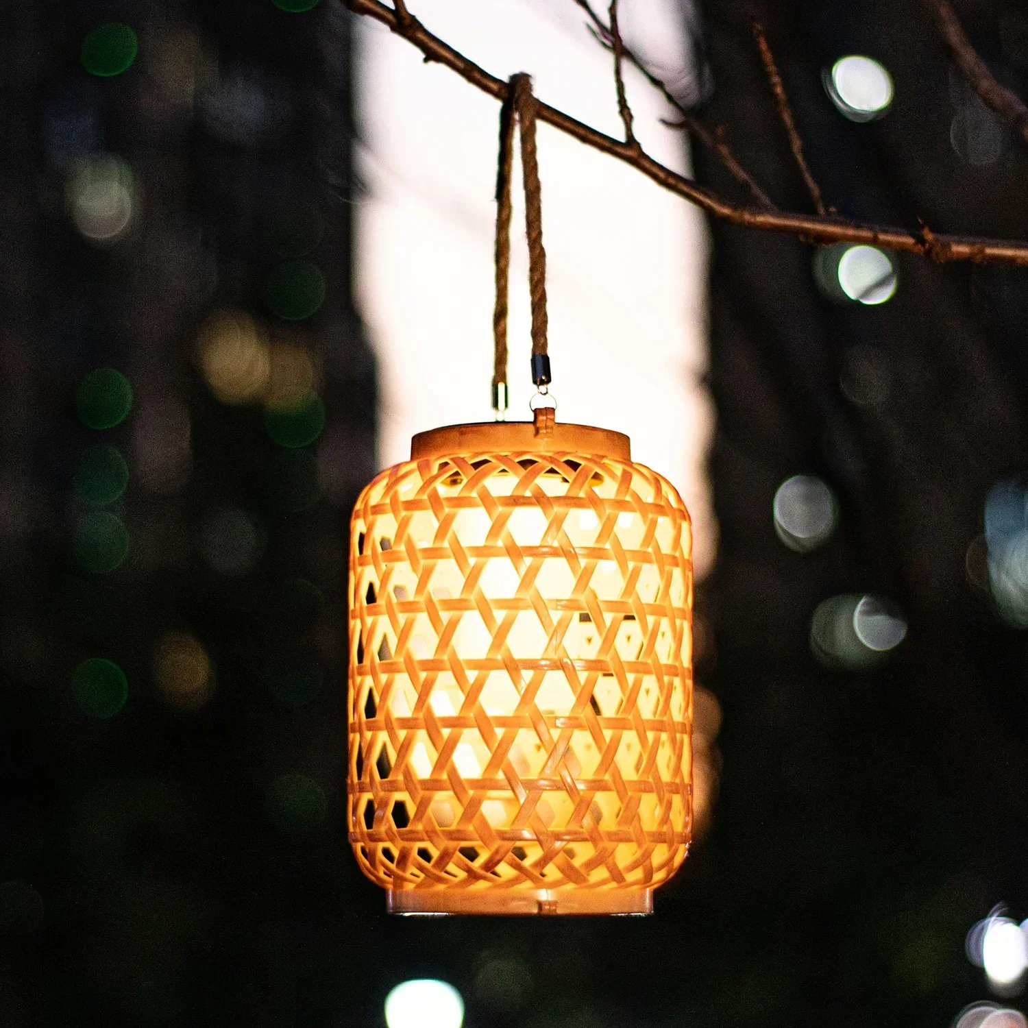 1 PC Solar Powered Rattan Lantern Chandelier Plastic Material Waterproof Solar Wireless Charging Rechargeable Nickel Battery