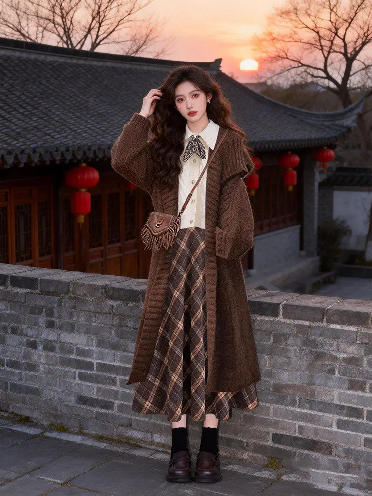 

Retro Women's Tee-Piece Set Long Open Cardigan Coat Collared Sweater High Waist Plaid Skirt Casual Sle Autumn Winter...