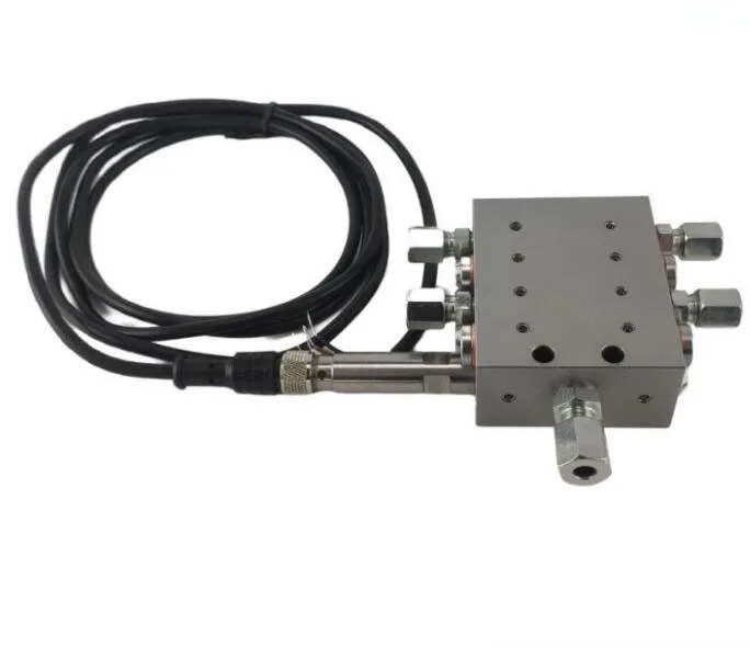 

Grease dispenser with counter