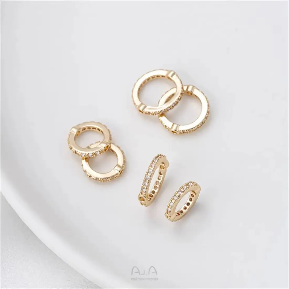 

1PCS 14K Gold-Plated Zircon Round Ring Set with Handmade Separated Bead, DIY String Pearl Bracelet, Necklace Accessories, C378