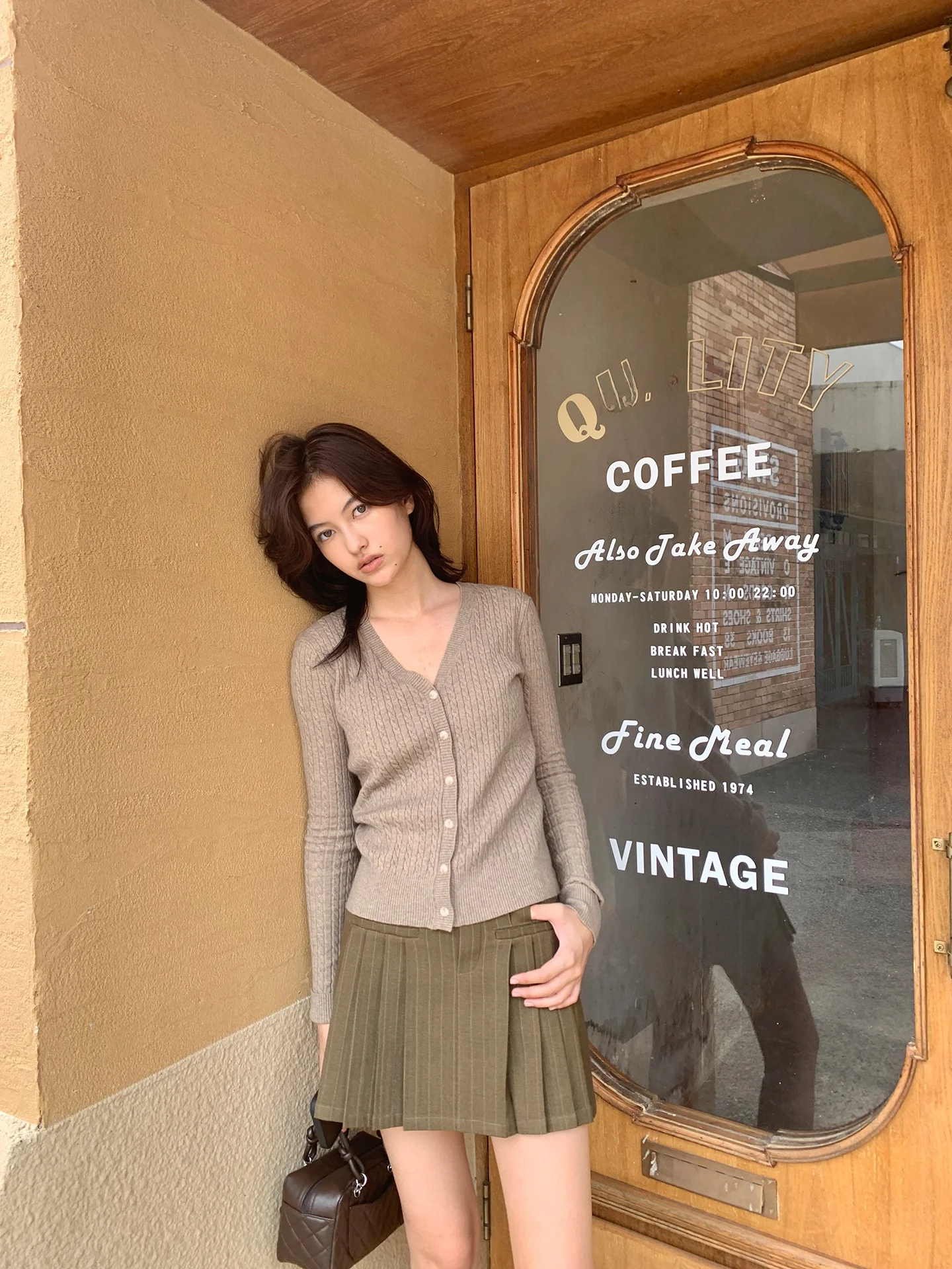 

Slim Fit Woolen Knitted Cardigan V-Ne Autumn Faion Kernel Cosmos Women's Long Sve Button up Classic Sle Regular Length