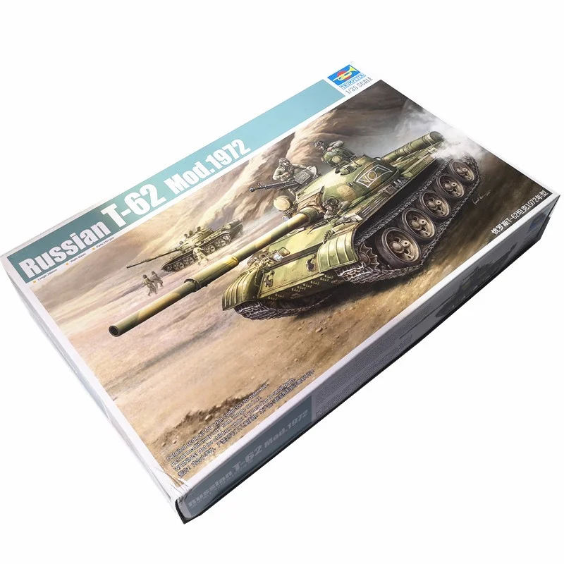 TRUMPETER 1/35 Russian T-62 Mod.1972 Plastic Assembly Puzzle Model