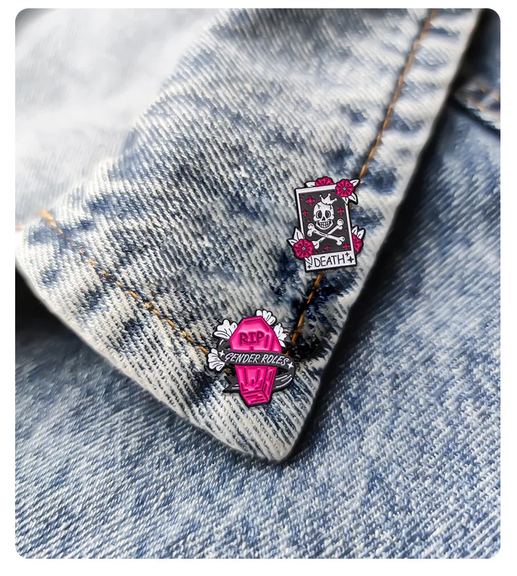 HeYe الأوروبية والأمريكية عيد الهالوين الوردي الجمجمة سلسلة شارة، الملابس، قبعة، حقيبة الظهر، وحقيبة، ومجموعة هدايا بروش - 4 قطع #2