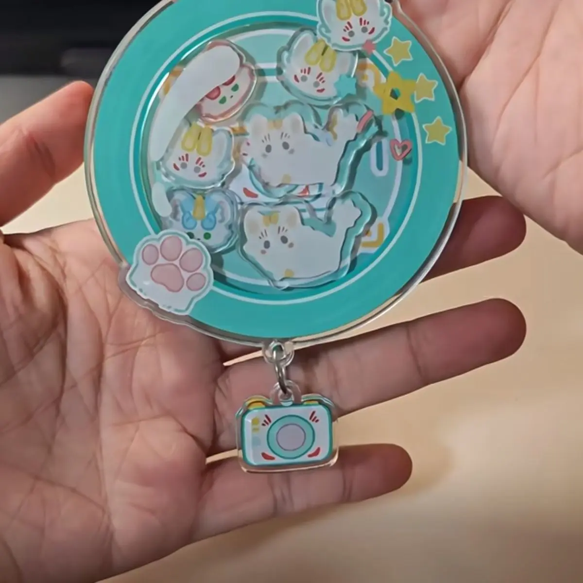 feras-fabulosas-‌-chaveiro-de-anime-para-mulheres-chaveiro-acrilico-divertido-acessorios-de-ornamentacao-para-presentes-de-amigos