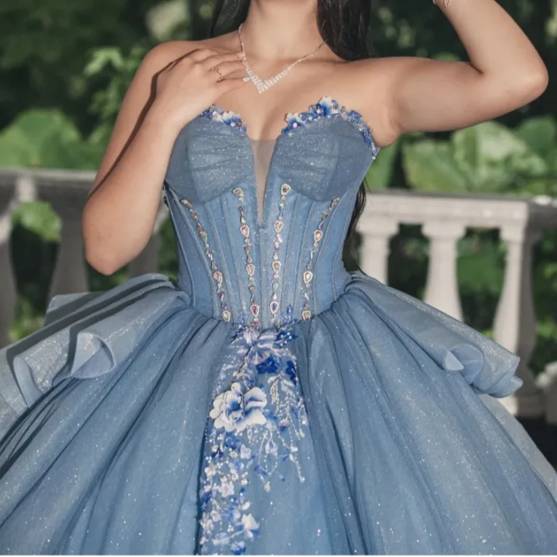 

Платье для квинсеаньеры Haze Blue с блестками, кристаллами, кружевом, 3D цветочным декором, открытыми плечами, длинным шлейфом и бантом, Vestido 15 Quinceanera, на заказ