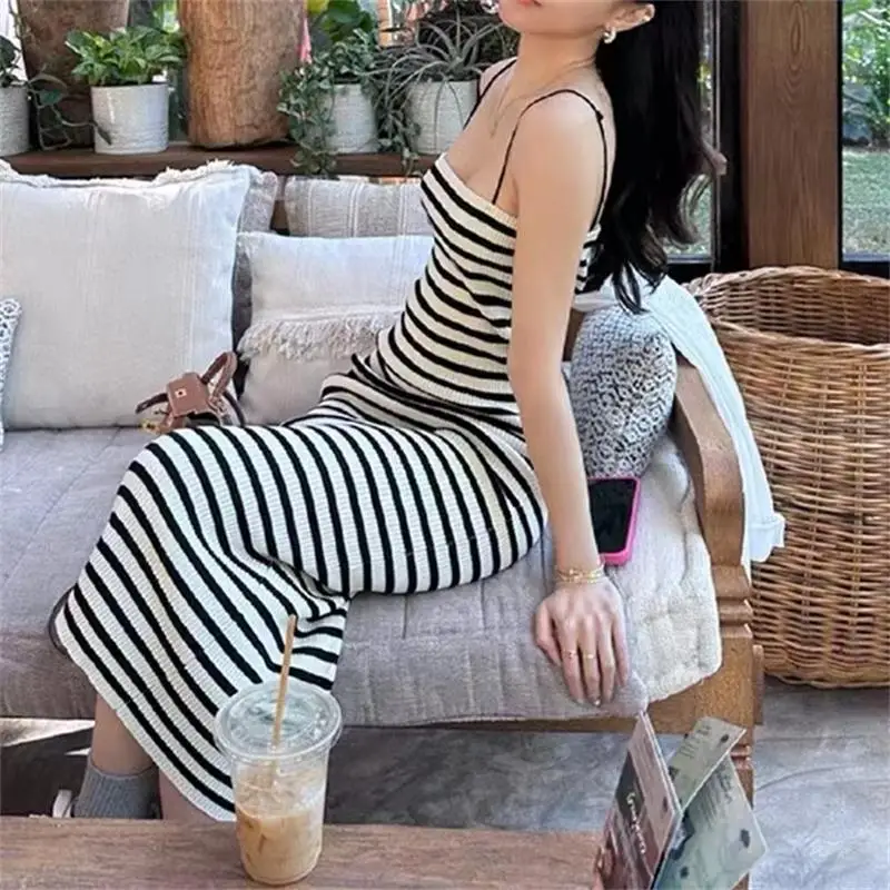 Wąskie sukienki z dzianiny w paski Damska letnia obcisła sukienka bez rękawów Bodycon Długa sukienka Casual Holiday Wrap Hip Sundress — zdjęcie 4