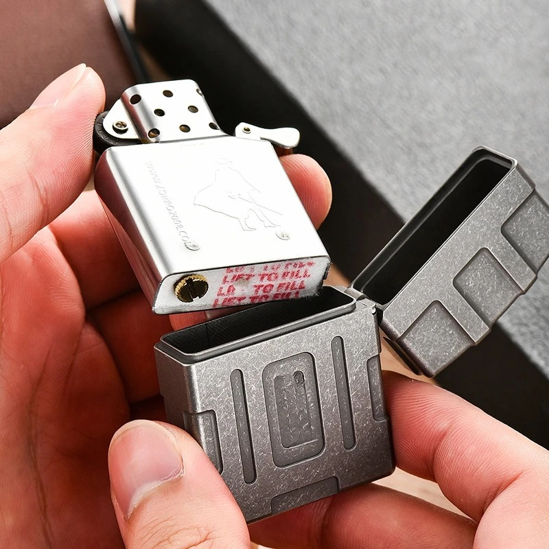 

EDC Titanium Alloy Lighter, Personalized Portable Titanium Metal Armored Outdoor Camping Emergency Igniter Tool