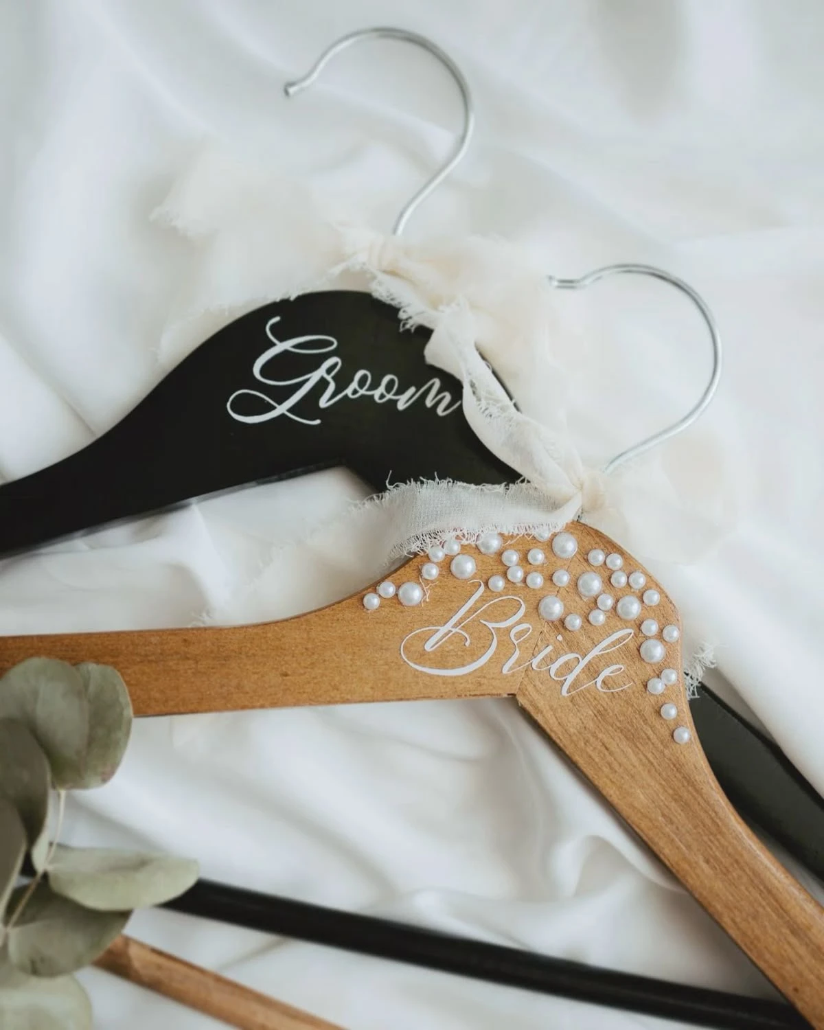 

Bride Groom Pearl Engraved Hangers Wedding Gift Bridal Dress & Groom Suit Hangers Wedding Decoration Hangers Bride To Be Gift