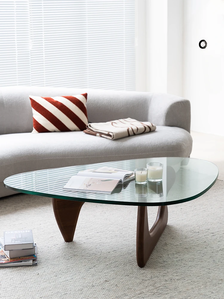 The product can be customized. Isamu Noguchi's table and living room