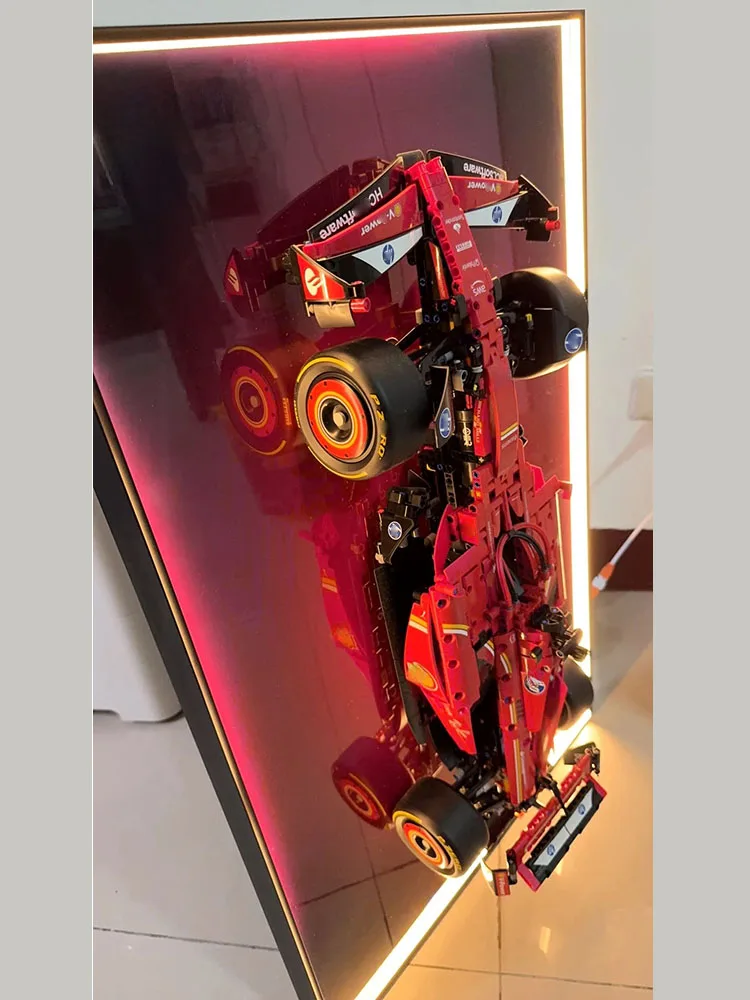 شاشة LED مقاس 31.5 بوصة مثبتة على الحائط لطراز LEGO 42207، شاشة عرض مثبتة على الحائط خفيفة لسيارة فيراري SF-24 F1 لبنات بناء السيارة