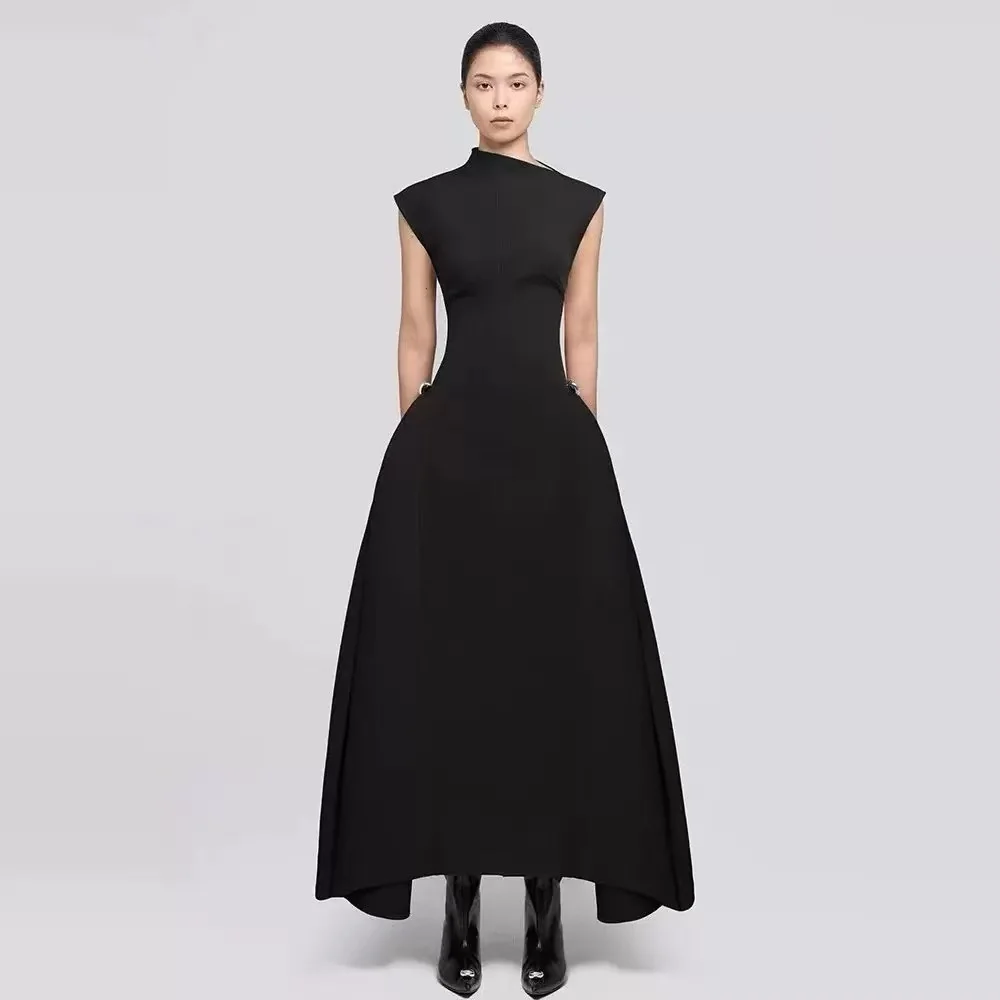 Robe longue de soirée de bal pour femmes, col diagonal, couleur unie, sans manches, taille fine, nouvelle collection été 2025