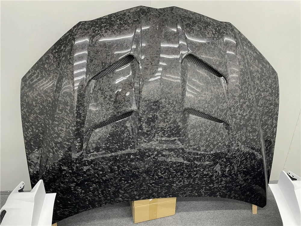 Kit carrozzeria Ms in fibra di carbonio forgiata a secco Set completo paraurti anteriore, cofano paraurti posteriore per 'Lamborghini Urus