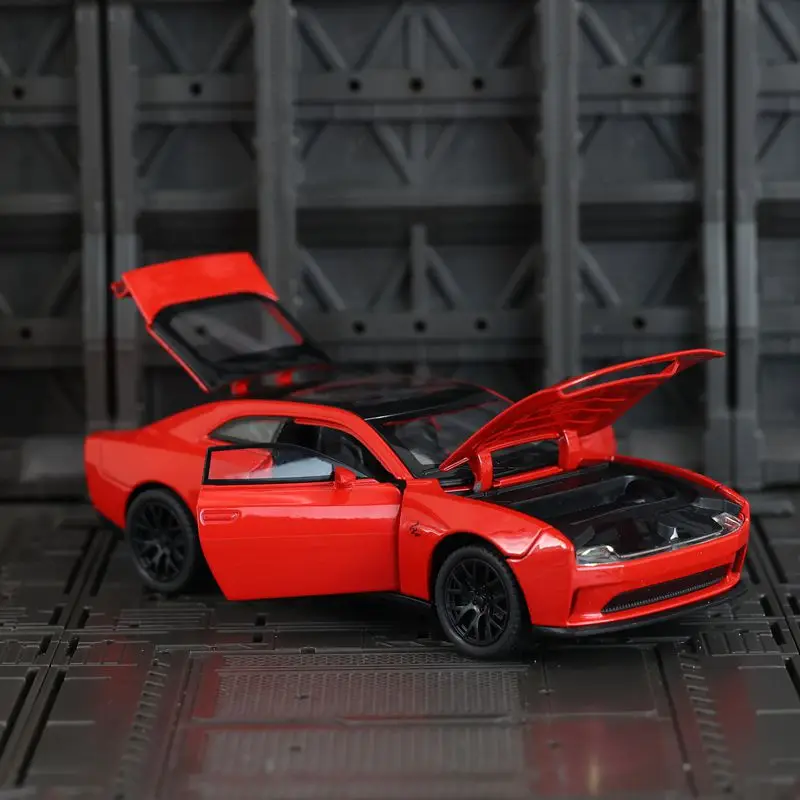 1:32 Dodge Hellcat adorno de modelo de coche de aleación, puertas y capó de motor, el maletero se puede abrir para juguetes para niños