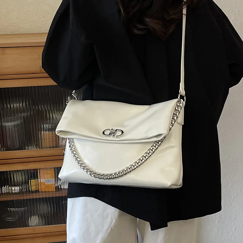 

2025 New! Chain Armpit Tote - Slouchy Hobo Niche Commuter Bag, Trendy