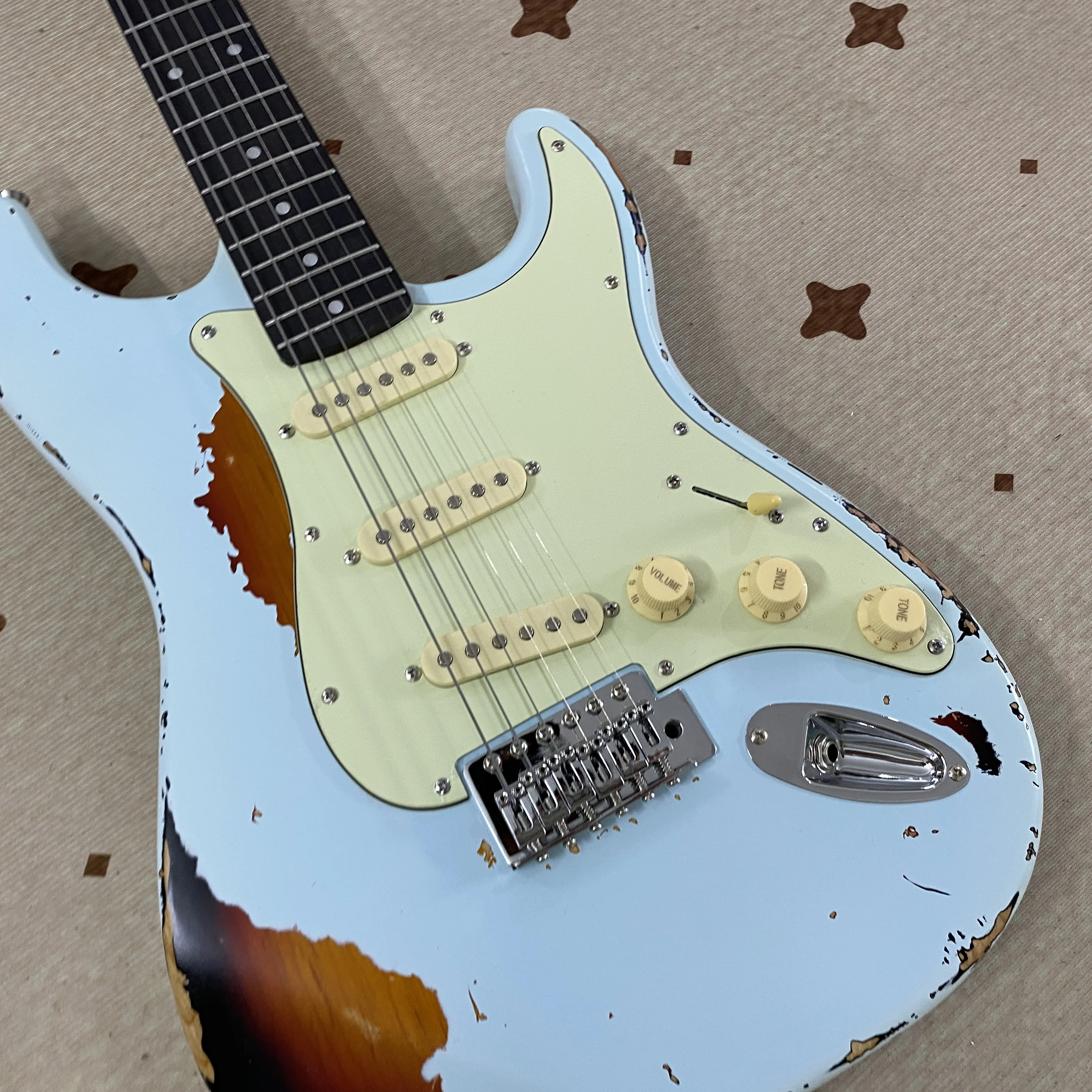 Vicers Fast shipping Relic electric guitar, handmade customization, SSS pickup, maple neck, rosewood fingerboard, ST guitar