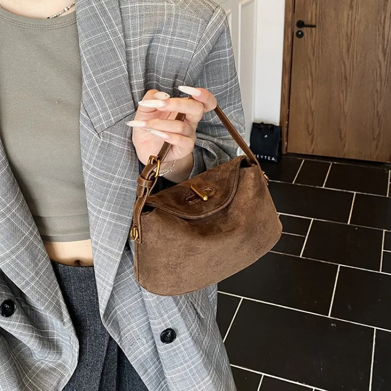 

Luxury Women's Crossbody-Bag Made Of Garden-Printed Leather Featuring Paris Casual Vintage Lightweight Daily Look​