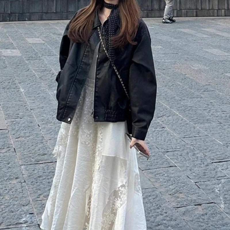 

Осенняя новая винтажная черная кожаная куртка для женщин, короткий стиль, универсальная, для поездок на работу на мотоцикле.