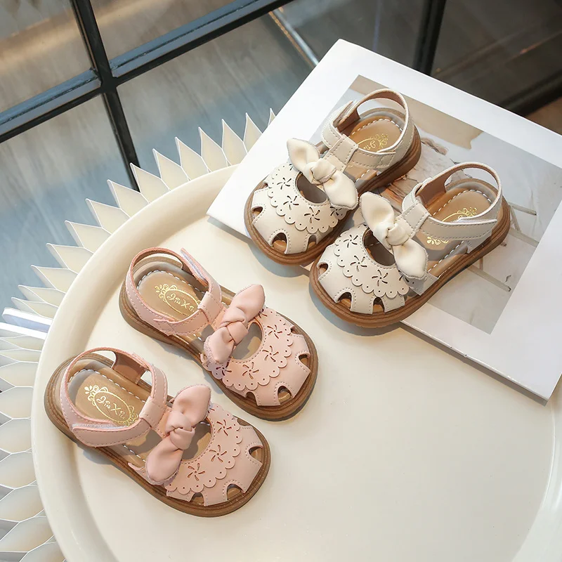 Summer Fashion Kids Comfortable Beach Round Toe Elegant Casual Hollow Flat Bottom Beautiful Baby Girls Children Student Sandals