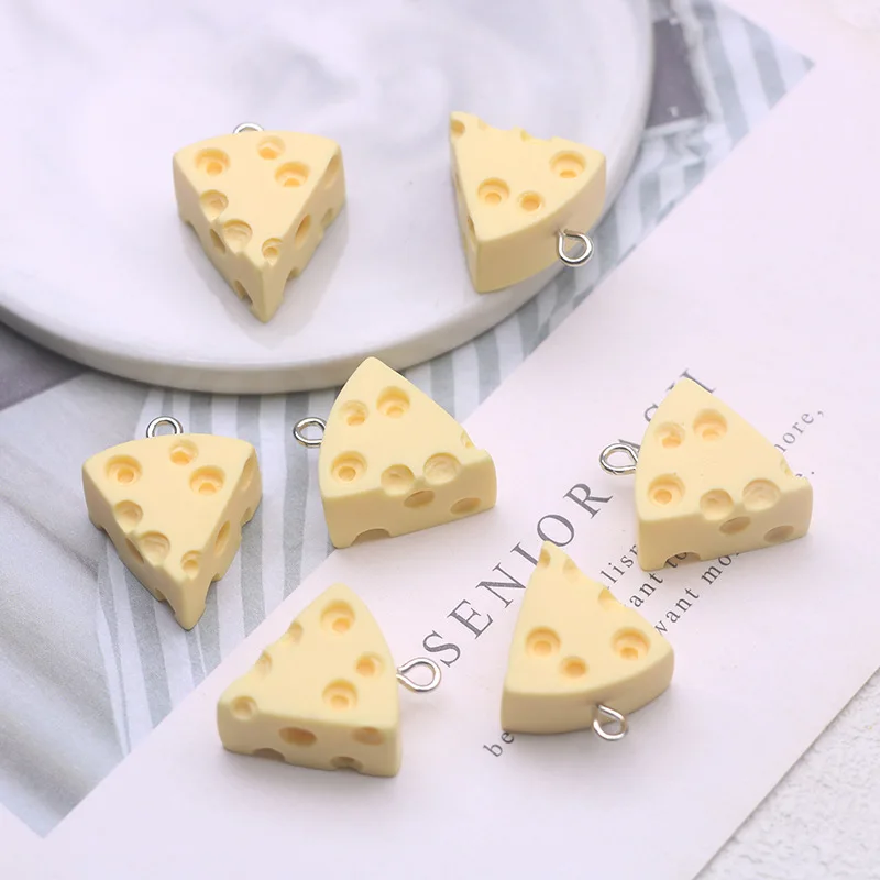 10 Uds. De encantadores dijes triangulares de queso, cabujón de resina con parte posterior plana, colgante de comida amarillo para pendientes, llavero, decoración, fabricación de joyas Diy