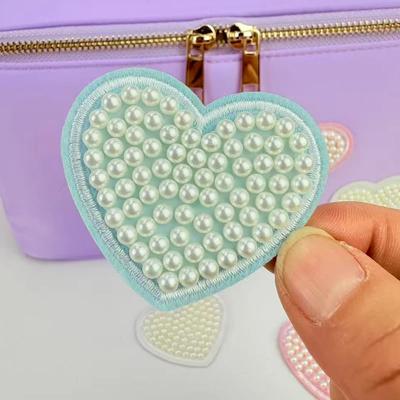 

Блестящая жемчужная нашивка в форме сердца, самоклеящаяся, розовая, жемчужная, для рукоделия, аксессуары для багажа, аксессуары для одежды, декоративная нашивка