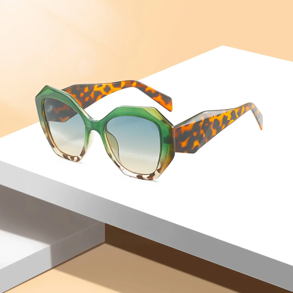Ladies\' Geometric Shaped Glasses, Colored Lenses, Dual Beam Angular Large Size, Fashionable Decorative Glasses