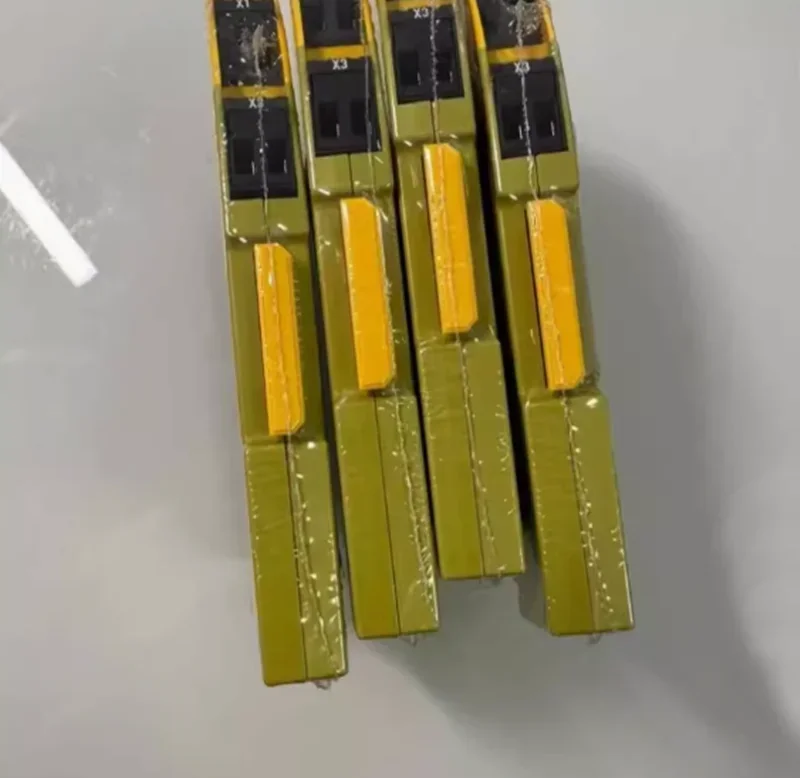 شحن مجاني 750106 7501103 PILZ وحدة تتابع السلامة الأصلية الجديدة رائجة البيع #4