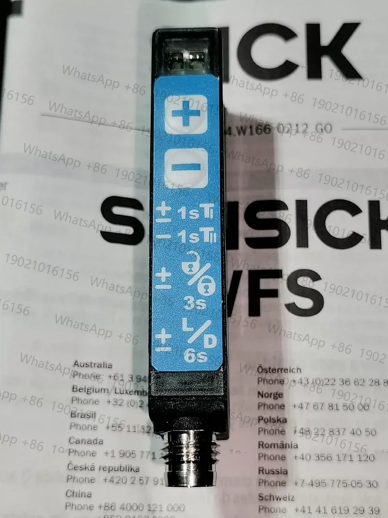 

Slot type sensor WFS3-40P415, item number 6043919
