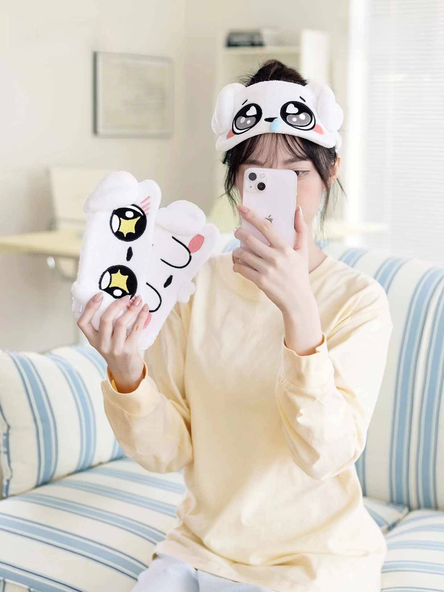 かわいいぬいぐるみ睡眠アイマスク、光を遮断する漫画の絵文字柄、アニメ周辺のキャラクター、快適な素材、昼寝に最適