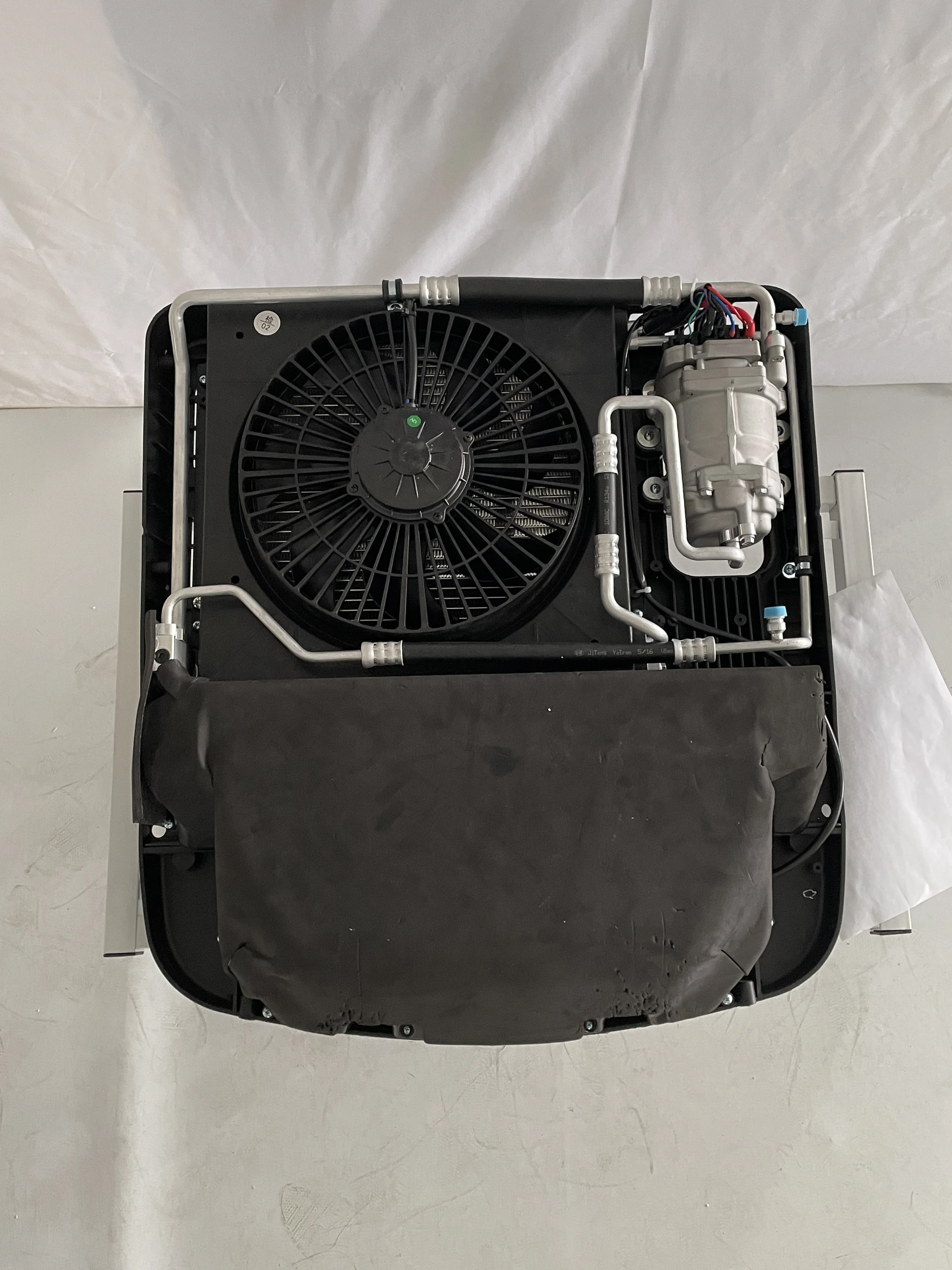 أنظمة تكييف الهواء الصغيرة على السطح التيار المتناوب للتحكم عن بعد بدون فرش 12 فولت 24 فولت مكيف هواء Rv لشاحنة السيارة #2