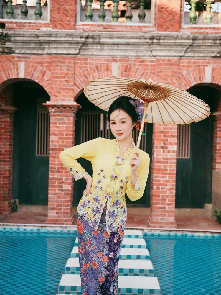 

New Ethnic Style Small Hairpin Flower Embroidery Photography Costume Set Natural Photography Shoot Traditional Clothing