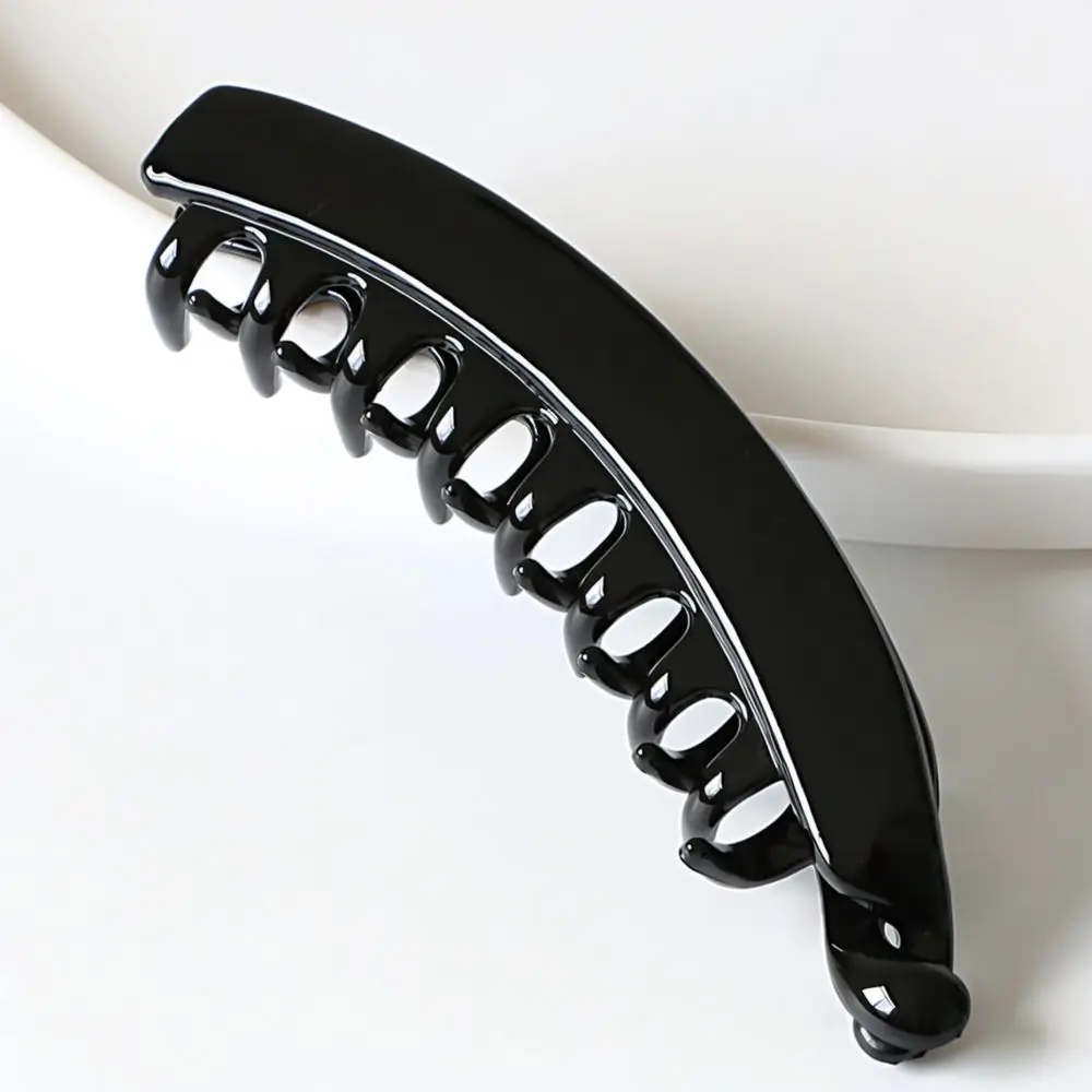 Minimalist Banana Claw Clip Large Vertical Ponytail Holder Matte Finish Hair Grip Elegant Styling Accessory Fashion Hair Decor