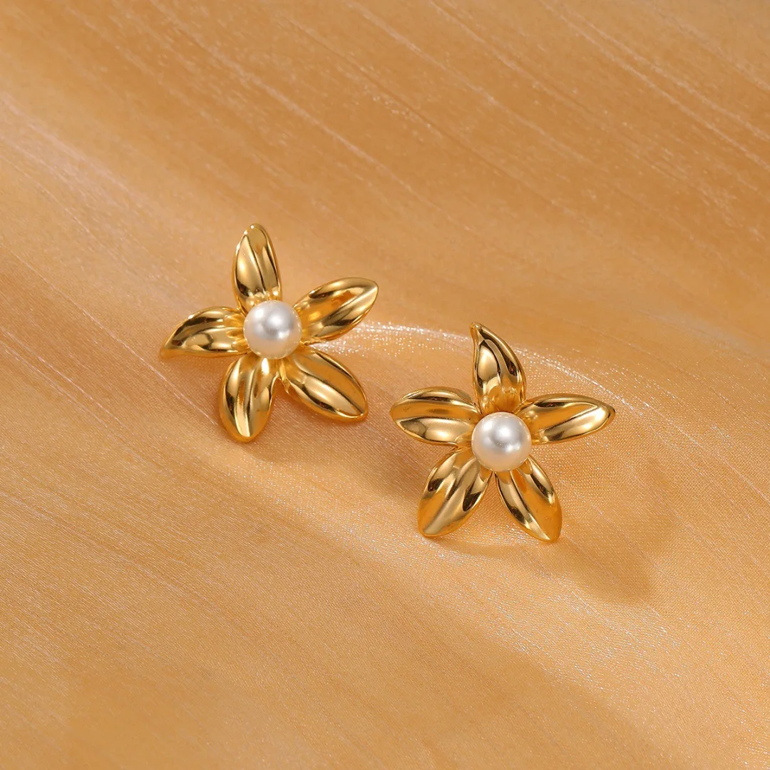 NIMAI Stainless Steel 18K Gold Plated Shell Pearl Flower Stud Earrings Trendy Jewelry for Wedding Party Gift for Women