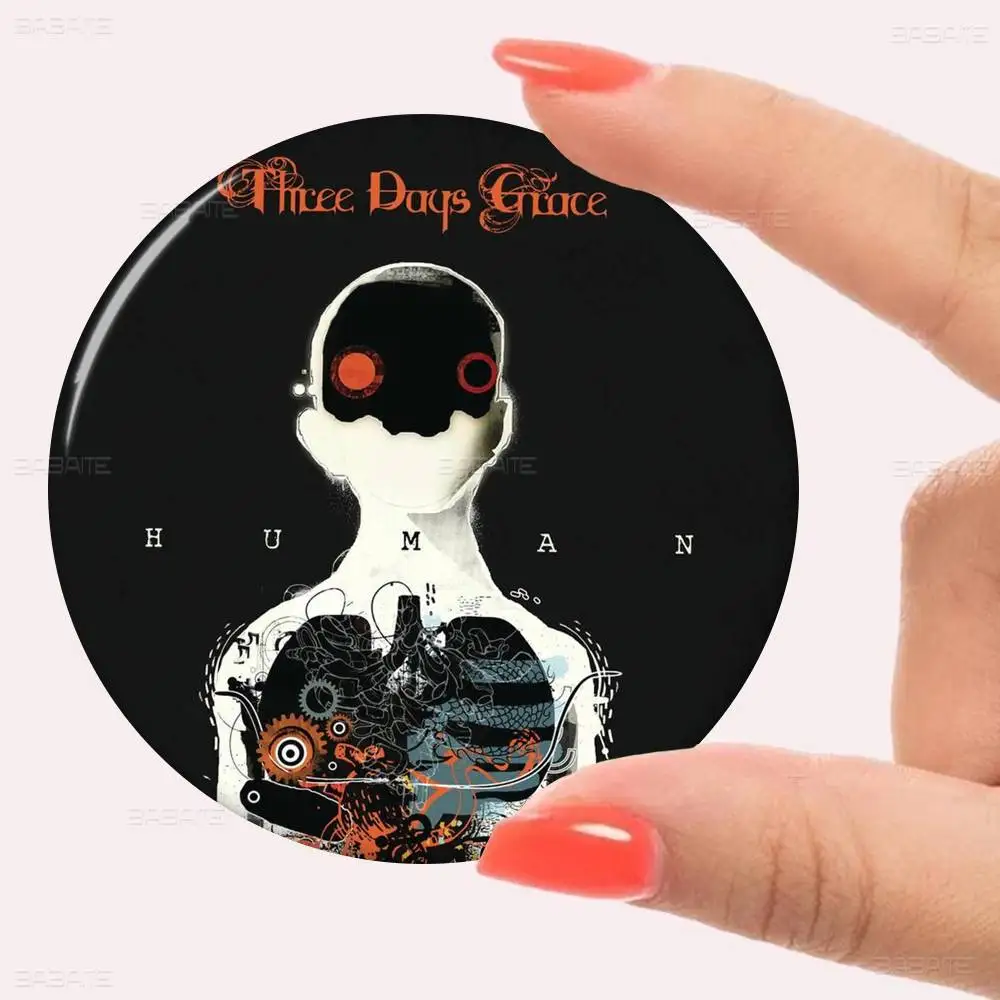 T-Three Days Grace Band صفيح دبوس زر مخصص أنيمي دور المدرسة القديمة بروش الكرتون طوق شارة مجوهرات هدية المشجعين