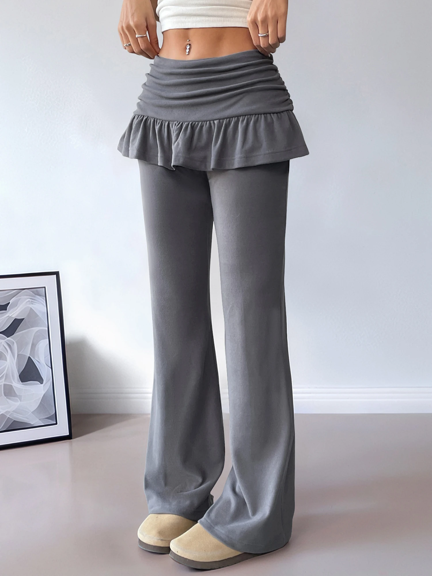 세련된 오피스 복장을 위한 러플 장식 인조 스커트 오버레이와 신축성 있는 허리밴드가 있는 여성용 하이웨이스트 플레어 팬츠