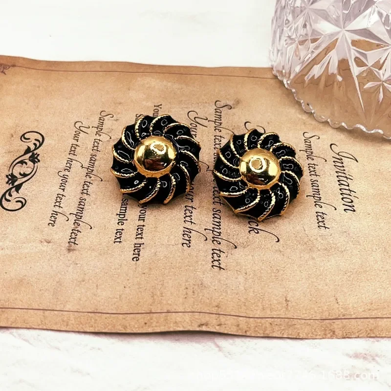 Medieval style stud earrings alloy electroplating real gold round retro farang color black oil dripping European and American