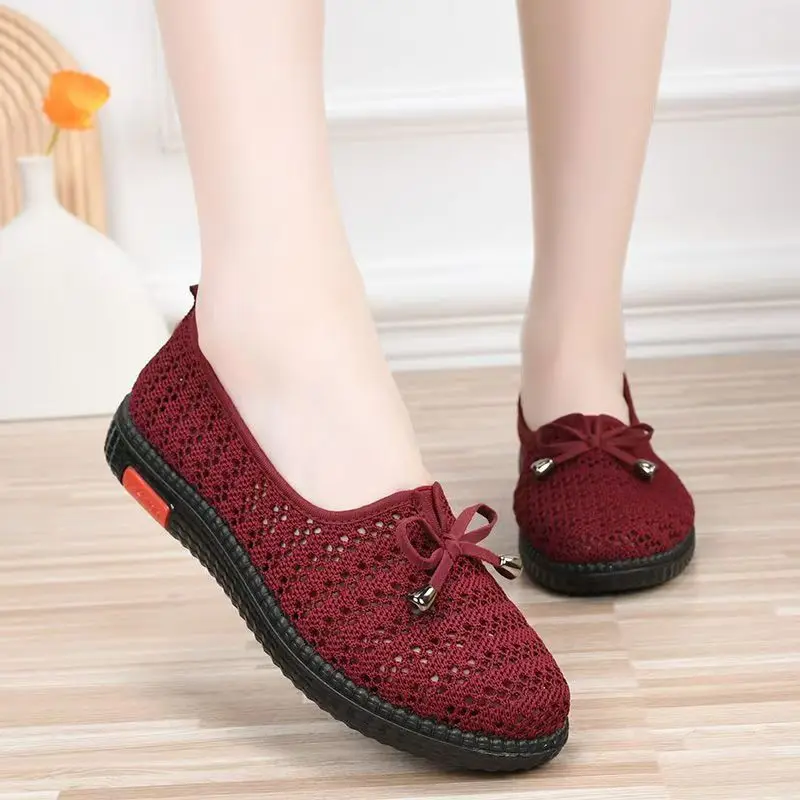 صيف جديد المرأة شقة وحيد شبكة حذاء كاجوال لينة وحيد عدم الانزلاق الضحلة الانزلاق على ضوء جولة تو أحذية منتصف العمر وكبار السن