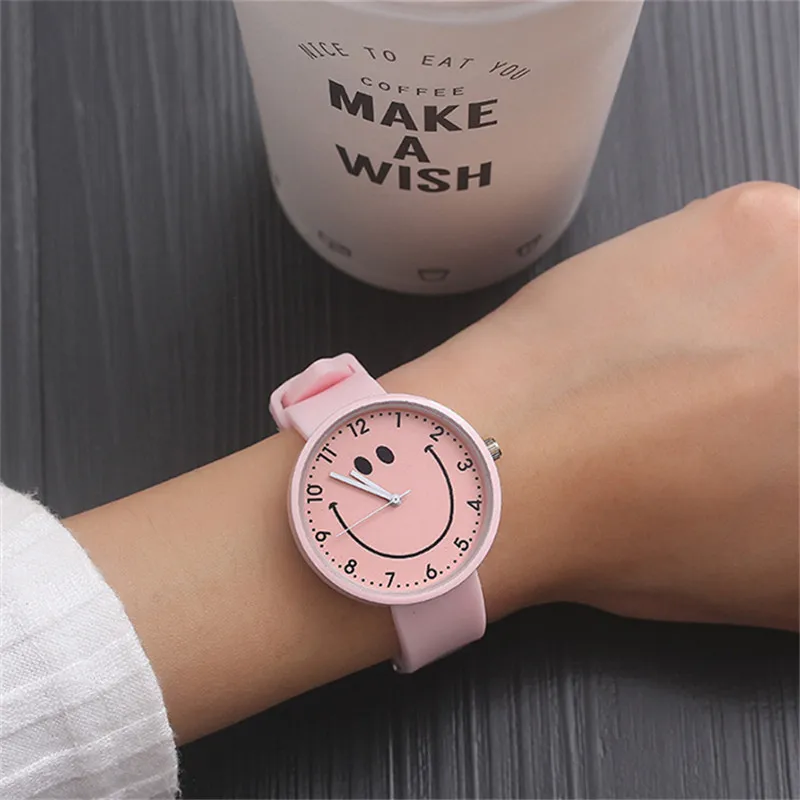 Hot New Women\'s Watch Fashion Luxury Smile Teenage Girl Wristwatch lovely  Comfortable Children\'s Watch Relogio Masculino Clock