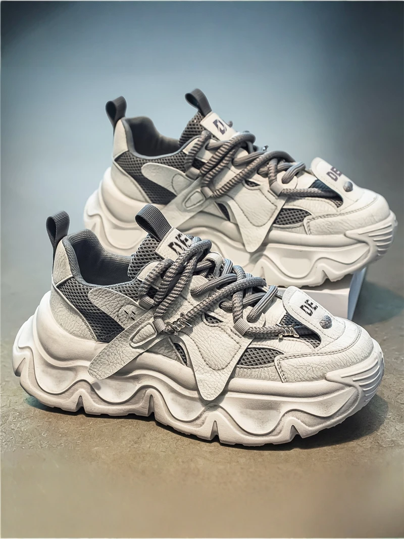 

Men's Summer Fashion Versatile Retro Design Thick Bottom Heightening Dad Casual Sports Shoes Cushioning Cross Buckle