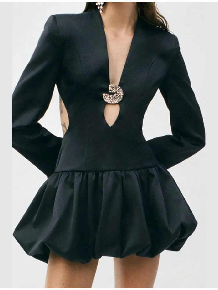 Elegantes, stilvolles Blazerkleid mit tiefem V-Ausschnitt, verziert, trendige Minikleider, Bürodame, Abendparty, schickes Outfit