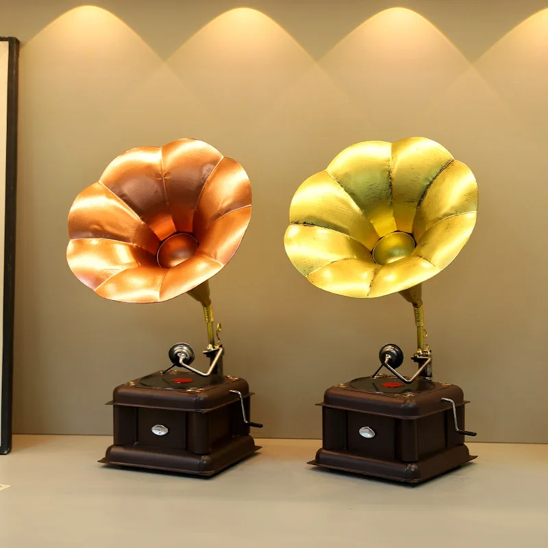 

European Retro Phonograph Ornament Nostalgic Antique-Style Phonograph Window Art Craft Home Decoration