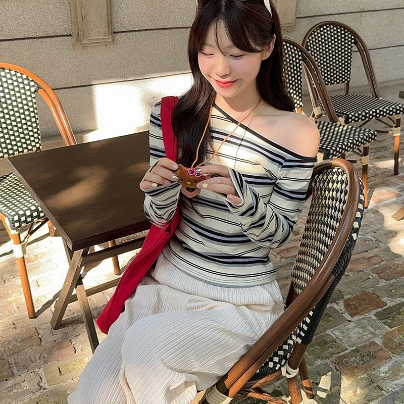 ربيع الخريف المرأة بلايز جديد اليابانية الأساسية تيز عادية سليم كم طويل تي شيرتات مخططة الكورية الشارع نمط Y2k السيدات بلايز